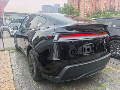 Tesla Model Y 2026, 300 км, за 245000 CNY - фото 11