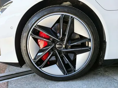 Audi RS e-tron GT 2023, 851 км, за 139000000 KRW - фото 20