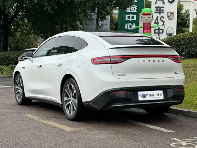 智界 Zhijie R7 2024, 19000 км, за 167800 CNY