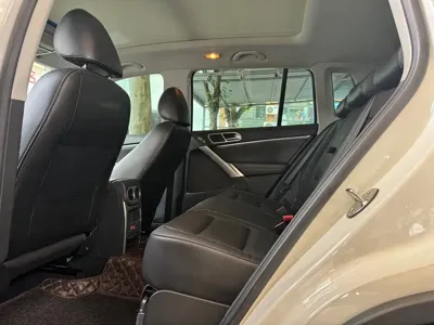 Volkswagen Tiguan 2016, 110000 км, за 43800 CNY - фото 8