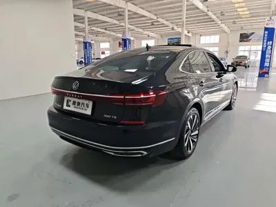 Volkswagen Passat 2025, 21000 км, за 128800 CNY