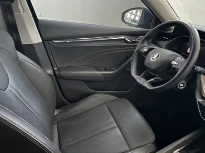 Skoda Octavia 2022, 30000 км, за 152800 CNY - фото 18