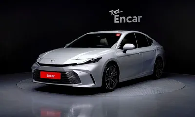 Toyota Camry · 2025 год