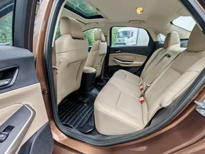 Ford Escort 2015, 82400 км, за 20600 CNY - фото 16