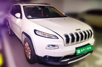 Jeep Cherokee 2016, 182600 км, за 34744.51 CNY