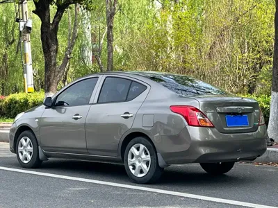 Nissan Sunny 2012, 80000 км, за 16800 CNY