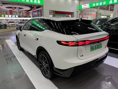 Voyah Zhiyin 2025, 12800 км, за 159800 CNY
