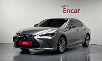 Lexus ES · 2025 год