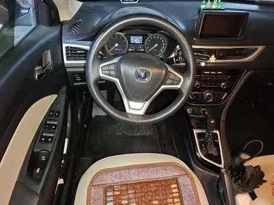 Changan Alsvin V7 2015, 66300 км, за 17243.37 CNY - фото 11