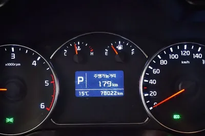 Kia Carens 2016, 78015 км, за 6790000 KRW - фото 10