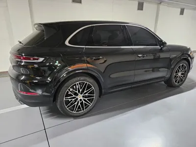 Porsche Cayenne 2025, 3600 км, за 142000000 KRW - фото 3