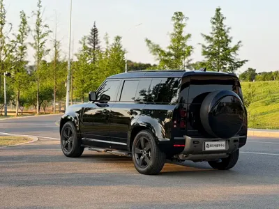 Land Rover Defender 2024, 36000 км, за 618000 CNY