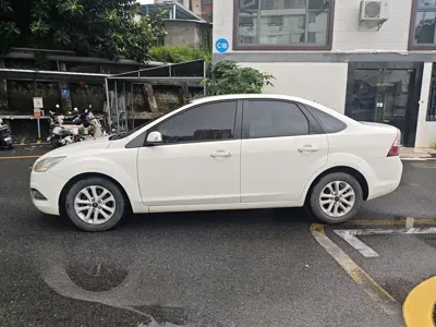 Ford Focus 2014, 120000 км, за 9800 CNY