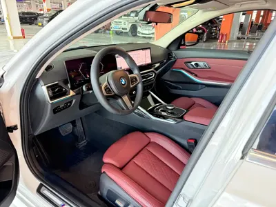 BMW 3 Series 2023, 50000 км, за 199800 CNY - фото 9