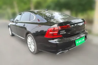 Volvo S90 2020, 86500 км, за 113988.35 CNY