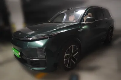 Li Auto L9 · 2022 год