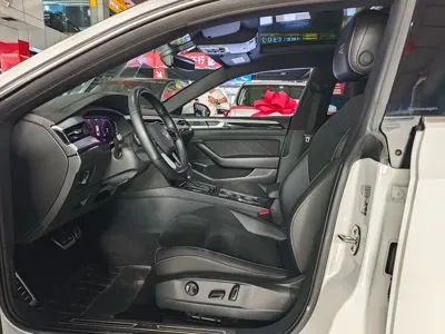 Volkswagen CC 2023, 40000 км, за 119800 CNY
