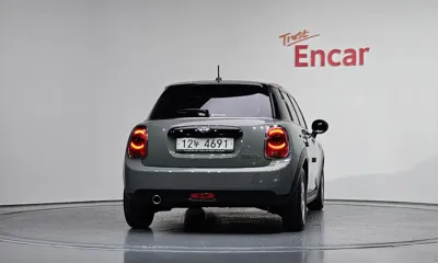 MINI Cooper 2018, 45700 км, за 12300000 KRW