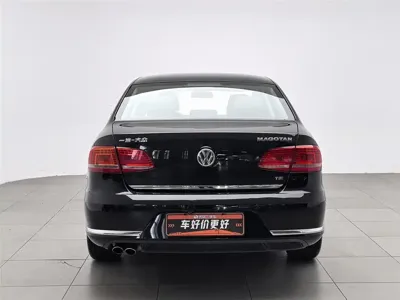 Volkswagen Magotan 2015, 123900 км, за 41800 CNY