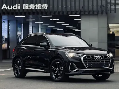 Audi Q3 2022, 17000 км, за 128000 CNY