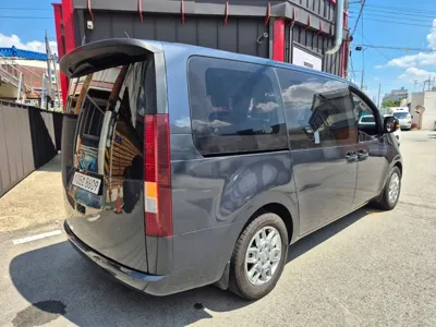 Hyundai Staria 2022, 50000 км, за 25000000 KRW