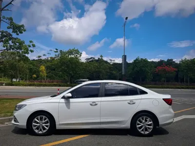 Roewe i5 2021, 107000 км, за 25800 CNY