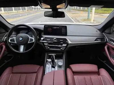 BMW 5 Series 2023, 30000 км, за 227300 CNY - фото 8