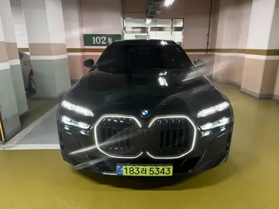BMW 7-Series · 2025 год