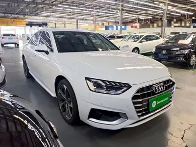 Audi A4L 2021, 90900 км, за 120300 CNY
