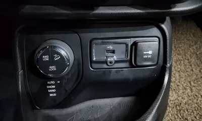 Jeep Renegade 2016, 55380 км, за 11000000 KRW - фото 12