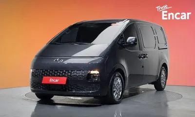 Hyundai Staria · 2023 год