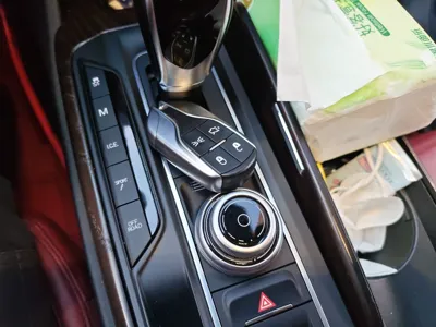 Maserati Levante 2018, 113200 км, за 212626.88 CNY - фото 9