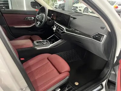 BMW 3 Series 2022, 25000 км, за 145000 CNY