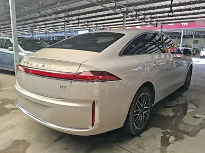 Roewe 荣威M7 DMH 2025, 7400 км, за 75700 CNY - фото 7