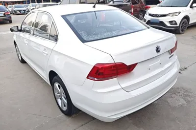 Volkswagen Santana 2016, 63700 км, за 33316.85 CNY