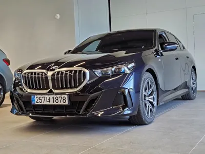 BMW 5-Series · 2025 год