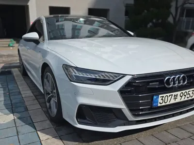 Audi A7 · 2021 год