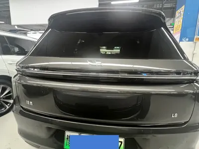Li Auto Li L8 2025, 2600 км, за 271000 CNY