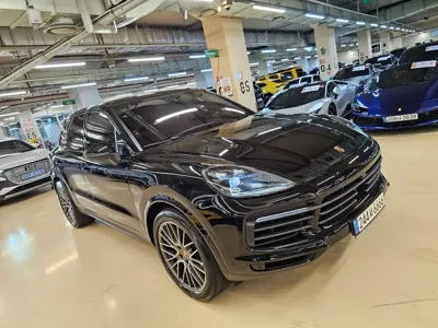 Porsche Cayenne 2023, 7153 км, за 109000000 KRW - фото 2