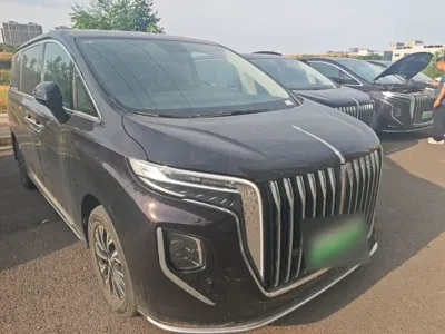 Hongqi HQ9 PHEV 2024, 22300 км, за 228636.1 CNY