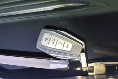 Geely Auto Binray 2021, 38800 км, за 62276.2 CNY - фото 12