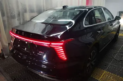 Hongqi H5 PHEV 2025, 100 км, за 140112.94 CNY - фото 6