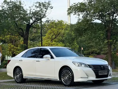 Toyota Crown 2018, 87000 км, за 106800 CNY