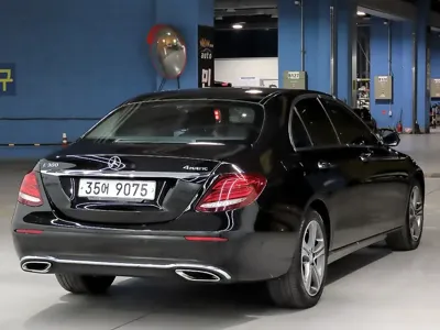 Mercedes-Benz E-Class 2017, 107139 км, за 18990000 KRW