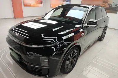 Li Auto L7 · 2023 год