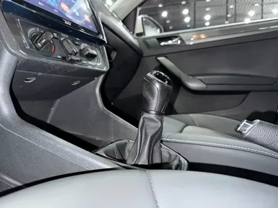 Volkswagen Santana 2018, 120000 км, за 20800 CNY - фото 15