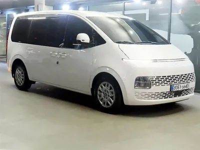 Hyundai Staria · 2025 год