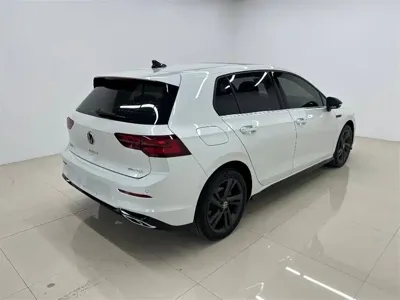 Volkswagen Golf 2022, 64000 км, за 118800 CNY