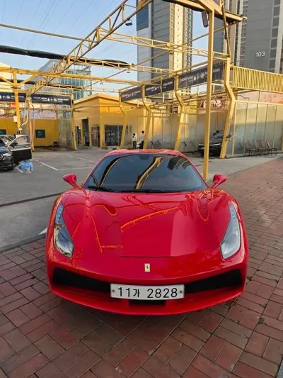 Ferrari 488 2019, 15000 км, за 232000000 KRW