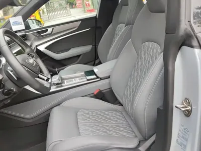 Audi A7L 2025, 5500 км, за 316300 CNY - фото 15